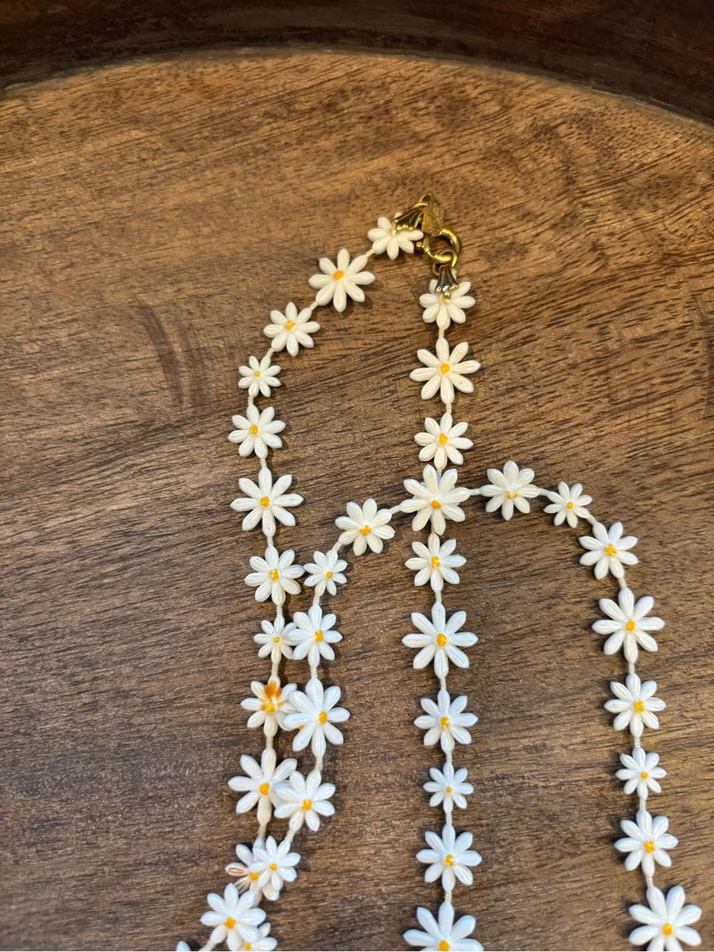 Vintage Sarah Coventry White Daisy Flower Necklace and clip on earrings - Picture 4 of 12
